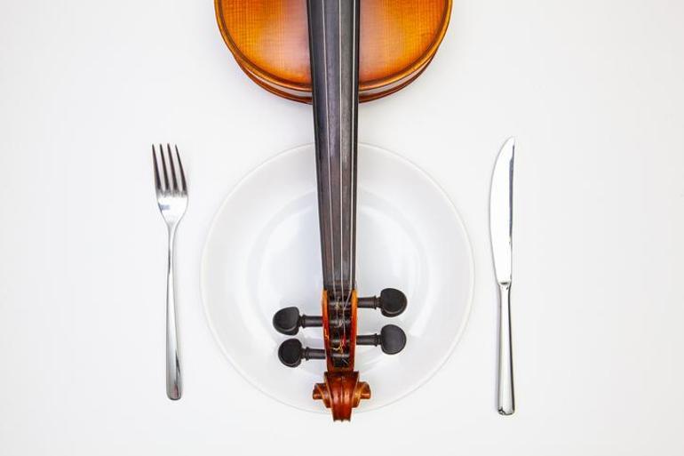 Araştırma sonuçları şaşırttı | Yemek yerken dinlediğiniz müzik türü iştahınızı etkiliyor! Klasik müzik dinlemek zayıflatıyor 4 arastirma sonuclari sasirtti yemek yerken dinlediginiz muzik turu istahinizi etkiliyor klasik muzik dinlemek 9y2DmKZz