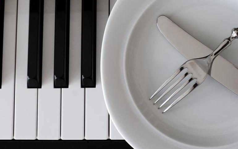 Araştırma sonuçları şaşırttı | Yemek yerken dinlediğiniz müzik türü iştahınızı etkiliyor! Klasik müzik dinlemek zayıflatıyor 3 arastirma sonuclari sasirtti yemek yerken dinlediginiz muzik turu istahinizi etkiliyor klasik muzik dinlemek jSwJAKDu