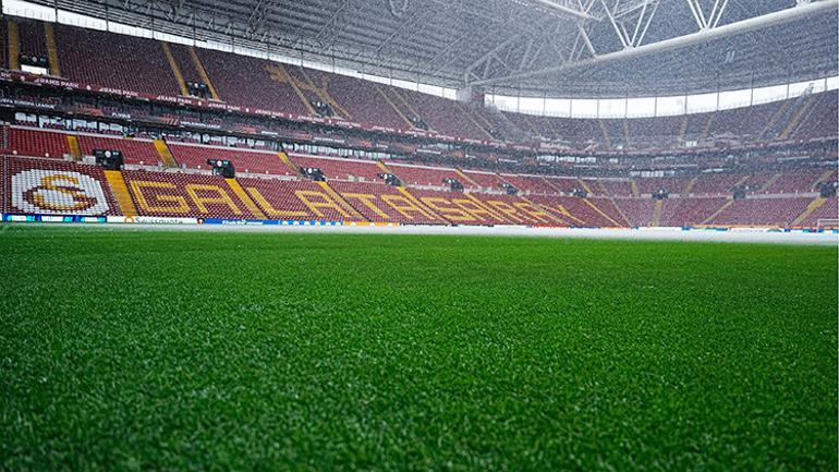 AZ Alkmaar maçına saatler kala Galatasaray RAMS Park Stadı'nın zemininde son durum! Kar yağışı maçı etkiler mi? 2 az alkmaar macina saatler kala galatasaray rams park stadinin zemininde son durum kar yagisi b6Dwq5b8