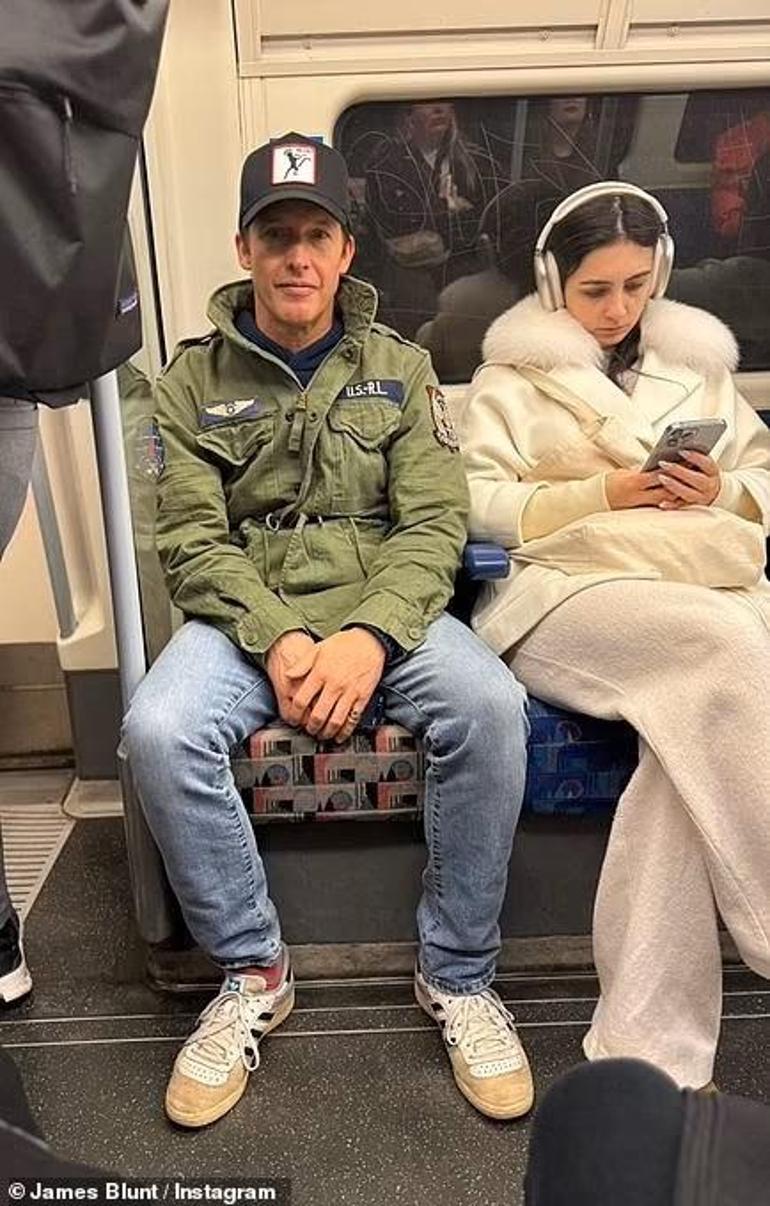 Biletleri tükenen konserine toplu taşımayla gitti… Metroda ünlü var! 4 biletleri tukenen konserine toplu tasimayla gitti metroda unlu var 3 4p3zYsmE