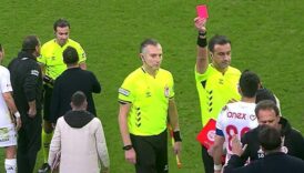 emre belozoglu devre bitince kirmizi kart gordu 5MO7Shca