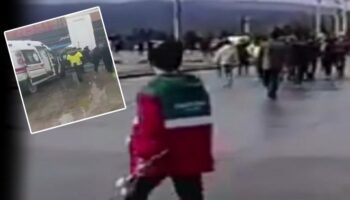 fenerbahce ile amedspor taraftarlari birbirine girdi kavgada 2 kisi yaralandi 1OdBT8C9