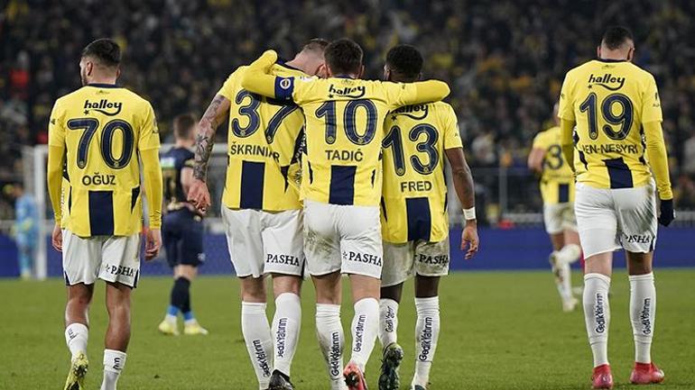 Fenerbahçe'nin Kasımpaşa galibiyeti sonrası herkes yıldız oyuncuyu konuşuyor: 'Fenerbahçe'yi 3-6-2 oynatan adam! Çok özel oyuncu' 3 fenerbahcenin kasimpasa galibiyeti sonrasi herkes yildiz oyuncuyu konusuyor fenerbahceyi 3 6 2 oynatan adam cok ozel TCw4VIfM