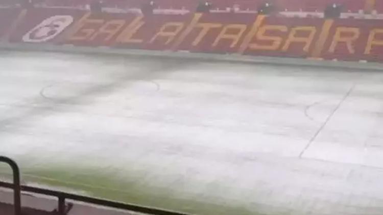 Galatasaray AZ Alkmaar maçında kar yağışı bekleniyor mu, maç saati kar yağacak mı? Akıllara Juventus maçı geldi! Ertelenir mi? 6 galatasaray az alkmaar macinda kar yagisi bekleniyor mu mac saati kar yagacak mi akillara fKFpZmhm