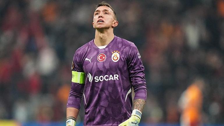 Galatasaray kaleci transfer için İstanbul'da ilk görüşmesini yaptı! Muslera'nın yerine... 2 galatasaray kaleci transfer icin istanbulda ilk gorusmesini yapti musleranin yerine 1 OSYPPQCr