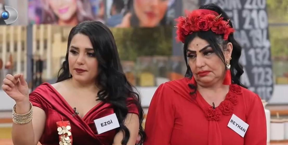 GELİNİM MUTFAKTA PUAN DURUMU (TOPLAM) 14 ŞUBAT 2025 || 2 puan farkla elendi! Gelinim Mutfakta kim elendi, bilezikleri kim aldı? Gelinim Mutfakta bugün kim 1. oldu, çeyrek altını kim aldı? 2 gelinim mutfakta puan durumu toplam 14 subat 2025 2 puan farkla elendi gelinim YJrE3lXS