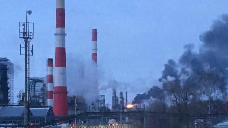 rusyada korkutan yangin ukrayna petrol rafinerisini vurdu tMqbCHAI