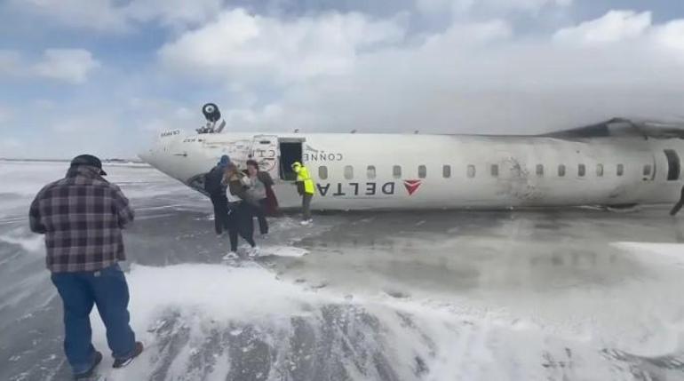 Takla atıp ters dönen uçağın içinden yeni görüntüler! Yolcular dehşeti böyle anlattı: Hepimiz yarasa gibi asılı kaldık 5 takla atip ters donen ucagin icinden yeni goruntuler yolcular dehseti boyle anlatti hepimiz yarasa wjfFDAbR