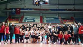 thy besiktasi kupadan eledi 3 2 eEejxfvT