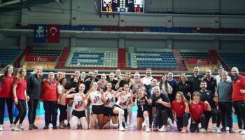 thy besiktasi kupadan eledi 3 2 eEejxfvT