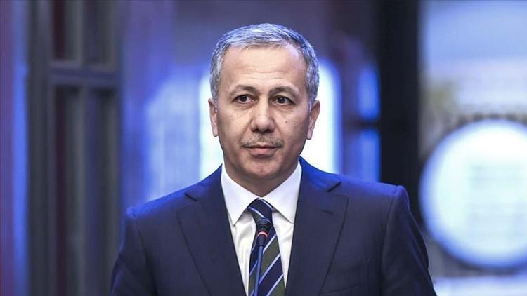 Trafikte makas atmanın cezası 2025 değişiyor! İçişleri Bakanı Yerlikaya duyurdu: Yeni yaptırımlar yolda 2 trafikte makas atmanin cezasi 2025 degisiyor icisleri bakani yerlikaya duyurdu yeni yaptirimlar yolda 1 fZhAG9Ik