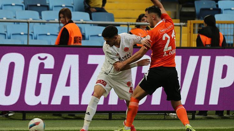 trendyol 1 ligdeki adanaspor umraniyespor macinda ilginc olay hakeme carparak atilan gol iptal yg6VO6v7