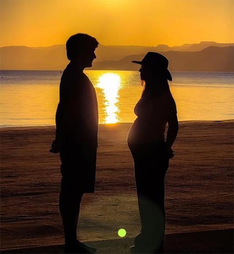 Tüm aile bu mutlu sırrı aylarca sakladı... Kızının hamile olduğunu sekizinci aya kadar kimseye söylememiş! 2 tum aile bu mutlu sirri aylarca sakladi kizinin hamile oldugunu sekizinci aya kadar kimseye uj4WQAWY
