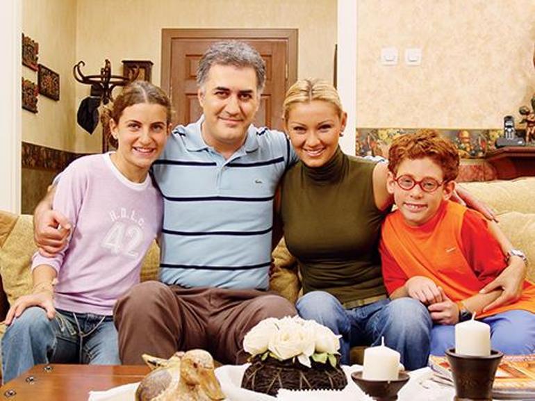 Türkiye'nin en ünlü dizisinde çocuk yıldızdı... Evlendi, yuvasını kurdu...Şimdi kendi kızını büyütüyor 1 turkiyenin en unlu dizisinde cocuk yildizdi evlendi yuvasini kurdusimdi kendi kizini buyutuyor 0 bF6Pk5Jz