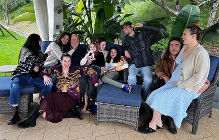 Ünlü çiftin yürek burkan aşkı... Kocasının asla iyileşmeyeceğini biliyor... Ama hâlâ kalbinde sadece o var! 5 unlu ciftin yurek burkan aski kocasinin asla iyilesmeyecegini biliyor ama h l kalbinde sadece o aGgZQ8nM