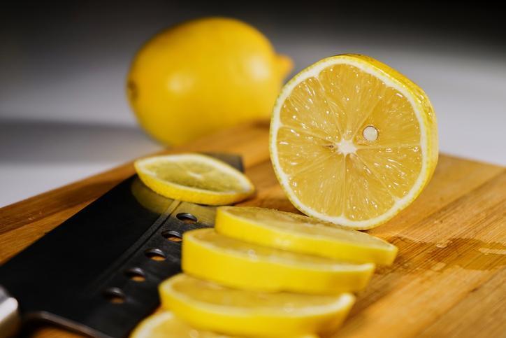 Yıllardır yanlış biliyormuşuz! Limonun kendisi değil kokusu tansiyonu düşürüyor 8 yillardir yanlis biliyormusuz limonun kendisi degil kokusu tansiyonu dusuruyor 7 dyKllAJI