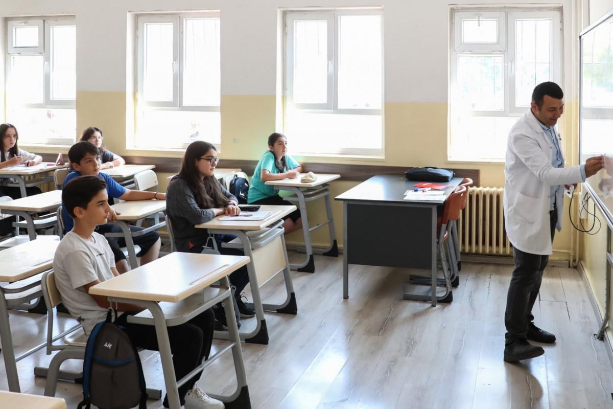 Devamsızlık hakkı kaç gün 2025? Lise özürlü özürsüz devamsızlık ne kadar, devamsızlık süresini dolduranlar belge alabiliyor mu? MEB'den yeni yönetmelik yayınlandı! 3 devamsizlik hakki kac gun 2025 lise ozurlu ozursuz devamsizlik ne kadar devamsizlik suresini dolduranlar qlEZaPbz