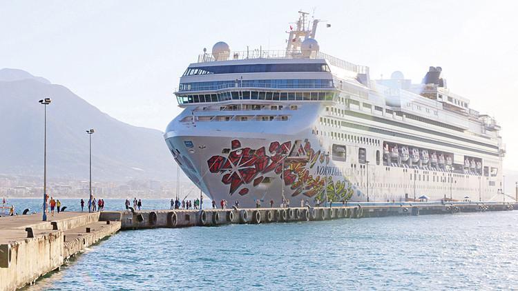 kruvaziyerde ocak rekoru ilk ay 32 bin turist geldi wKvAF98h