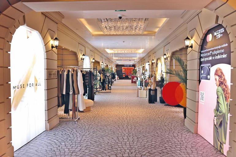 Sahnelerden sokak modasına... Sezonun jean’leri pek havalı 3 sahnelerden sokak modasina sezonun jeanleri pek havali 2 5y95Hzdh