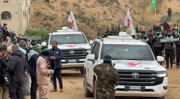 Son dakika... Kriz çıkaran cenaze İsrail'e teslim edildi! Gözler yeni rehine takasına çevrildi 1 son dakika kriz cikaran cenaze israile teslim edildi gozler yeni rehine takasina cevrildi 0 XRWHjLds