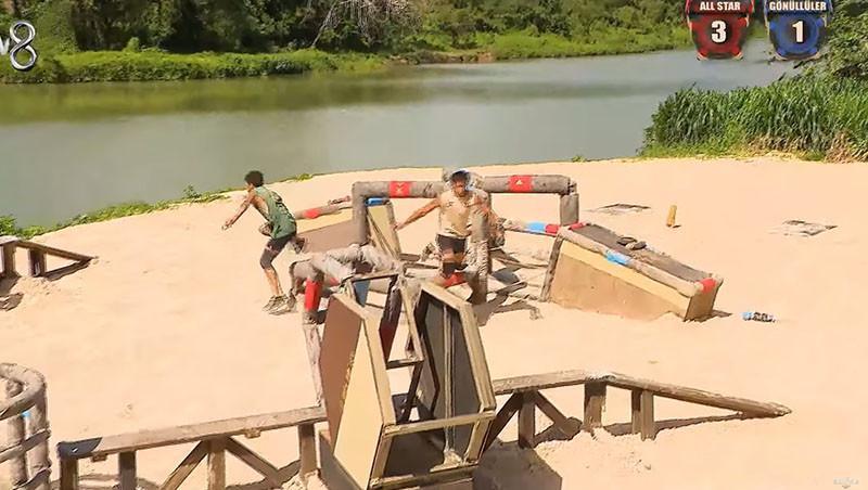survivor kim elendi kim gitti 21 subat 2025 son bolum dun aksam survivor CkeA4sVe