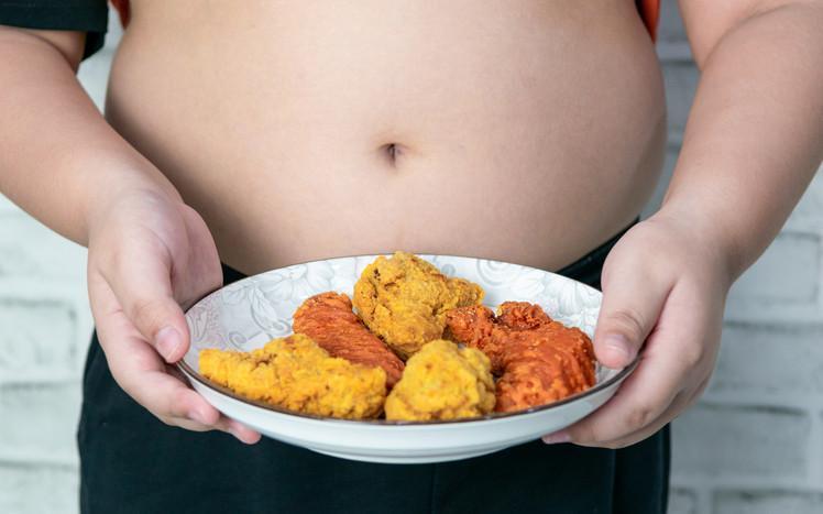 uzmanlar tehlikeleri konusunda uyardi mukbang akimi ozellikle gencler arasinda populerlesiyor 13 jatZc9I8