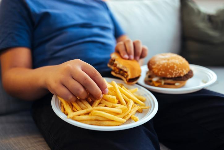 uzmanlar tehlikeleri konusunda uyardi mukbang akimi ozellikle gencler arasinda populerlesiyor 7 wiBVtacp